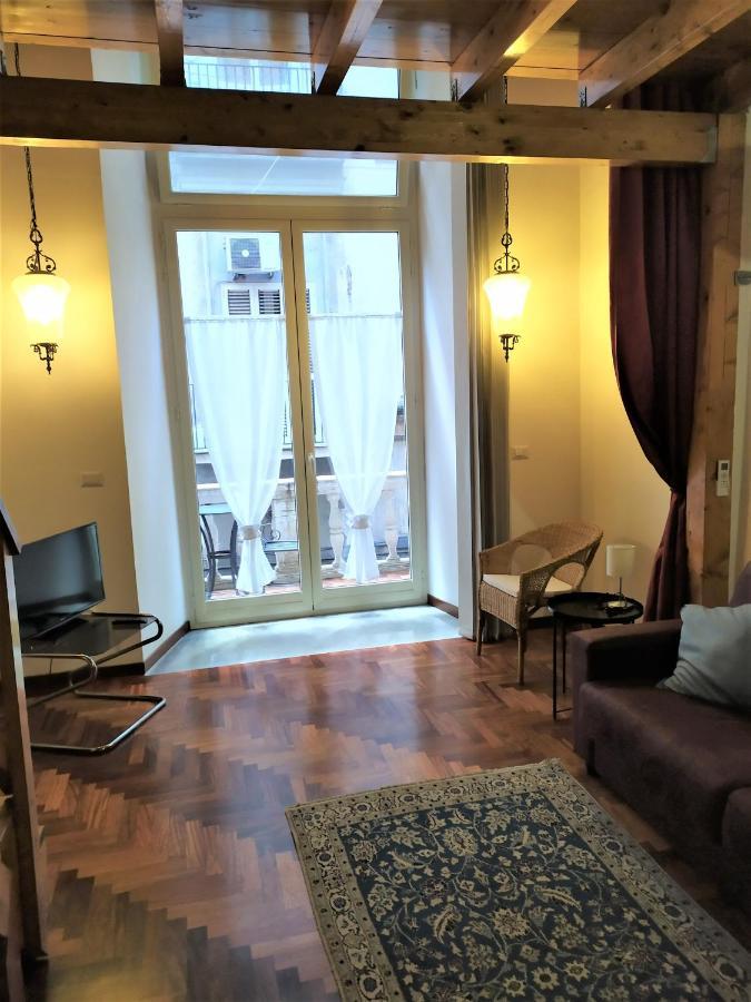 נאפולי Il Castello Apartment מראה חיצוני תמונה
